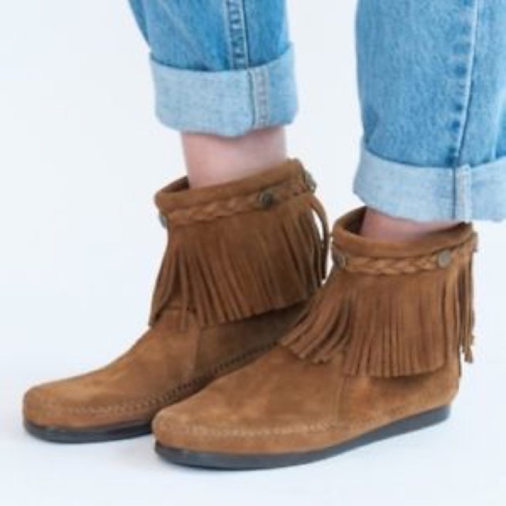 Minnetonka fringe boots